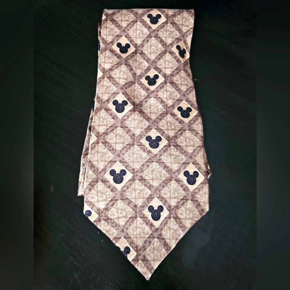 Walt Disney Muckey Mouse Men's Brown Silk Geometric Necktie.